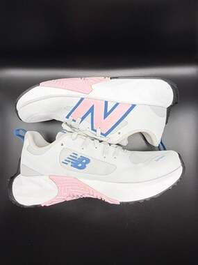 NWOT-New Balance Kids FuelCell Play Sneakers Quartz Grey / Rose Sugar Size 4.5